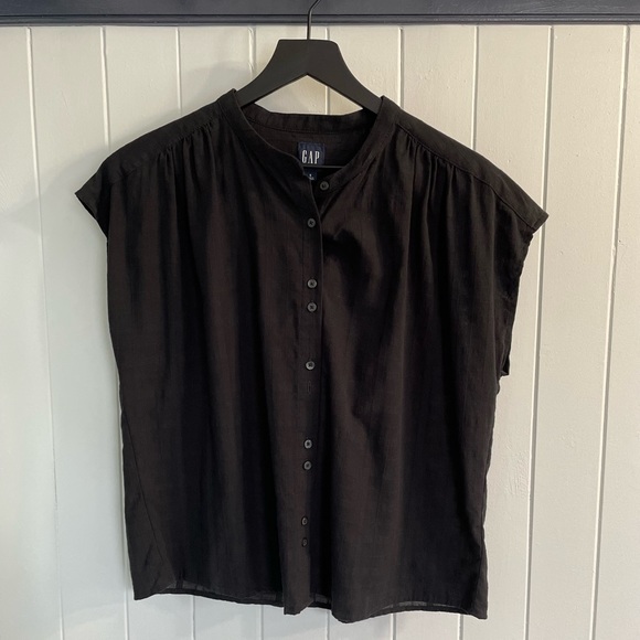 Gap Size Small Black Button Up Top - Picture 1 of 2